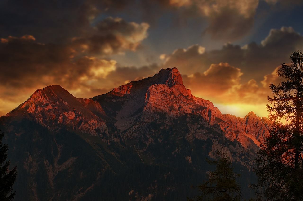 Das Bild des Bergmassivs erinnert an Mittelerde